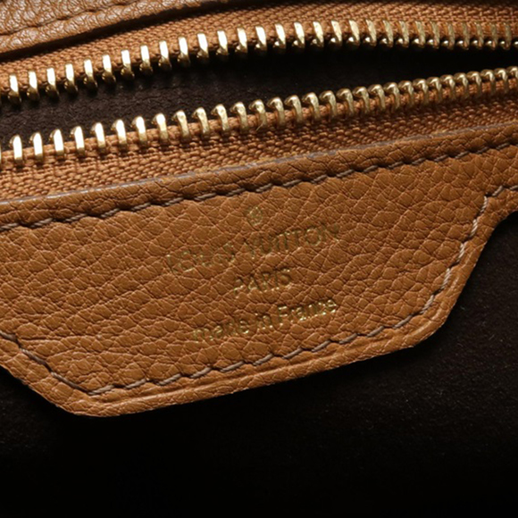 Pre-Loved Louis Vuitton Monogram Mahina Selene PM - Picture 4 of 6